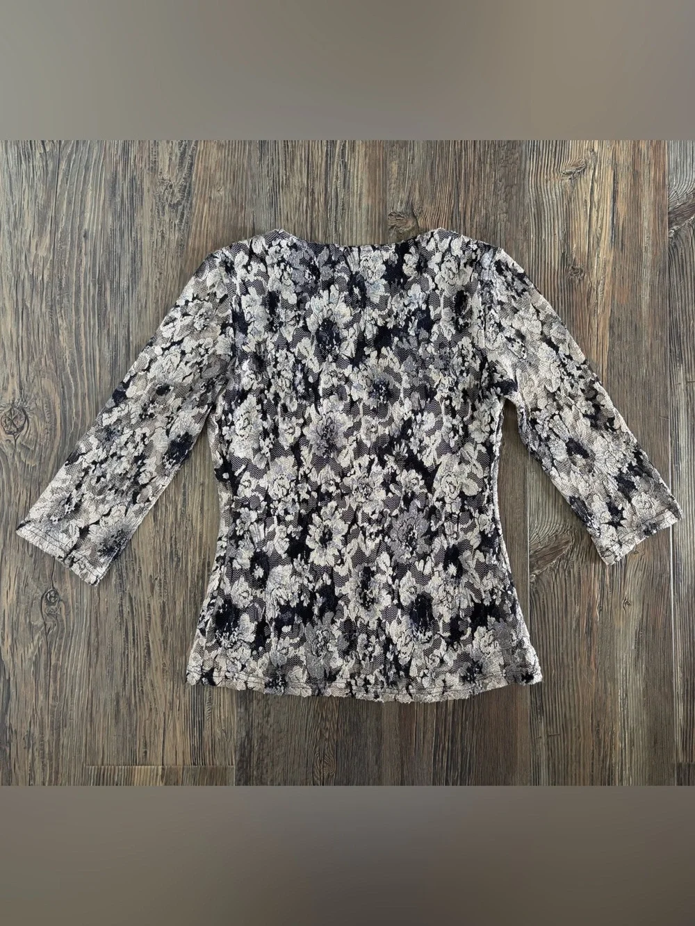 Wrapper Nightfall Mesh 3/4 Sleeve V-Neck Top Womens M Ivory Black Silver Specks